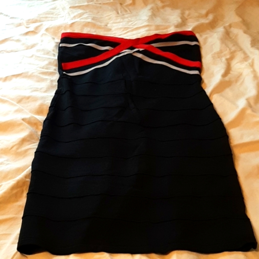 Black/red/grey strapless dress